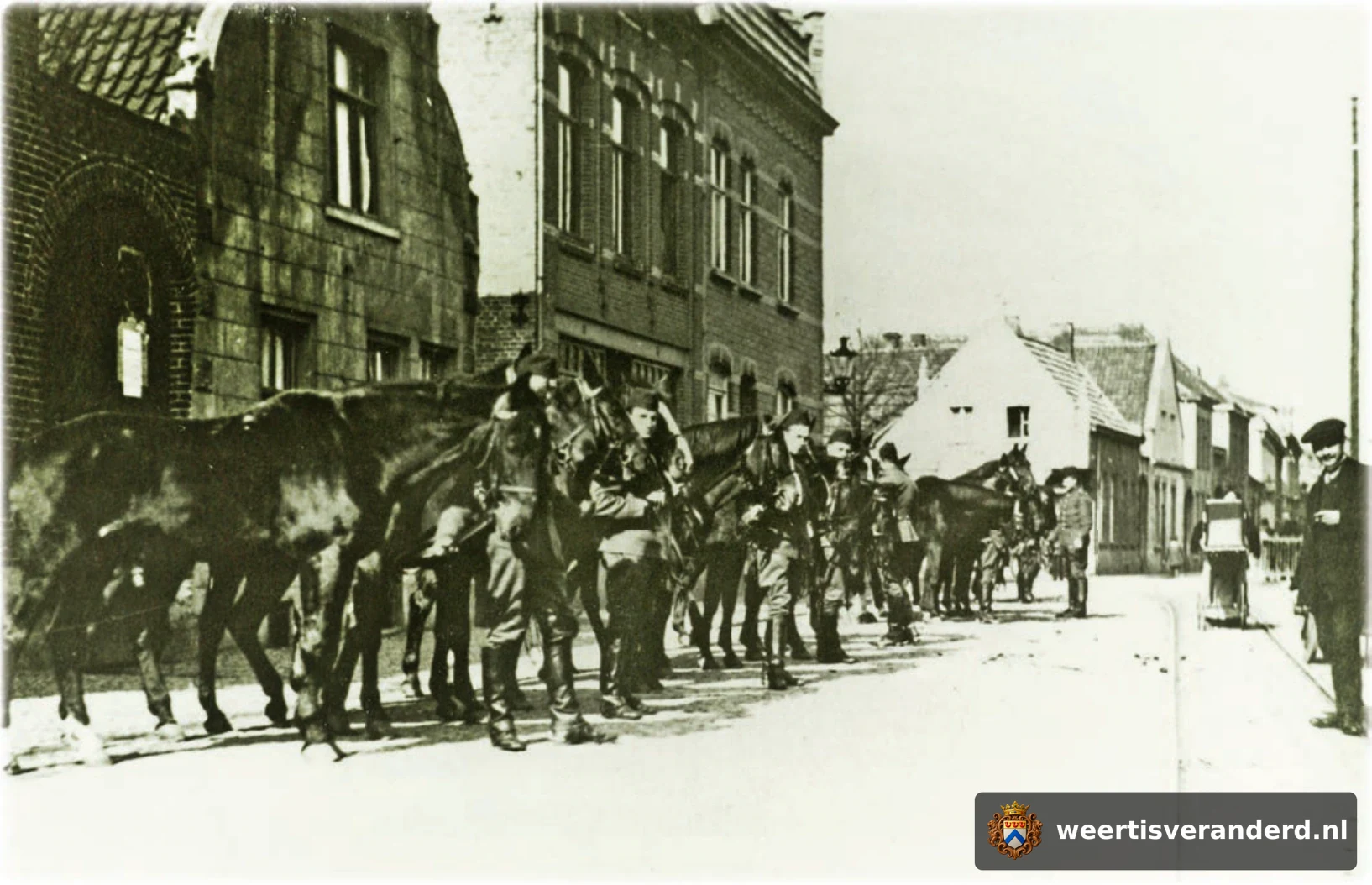 Cavalerie op de Maaspoort
