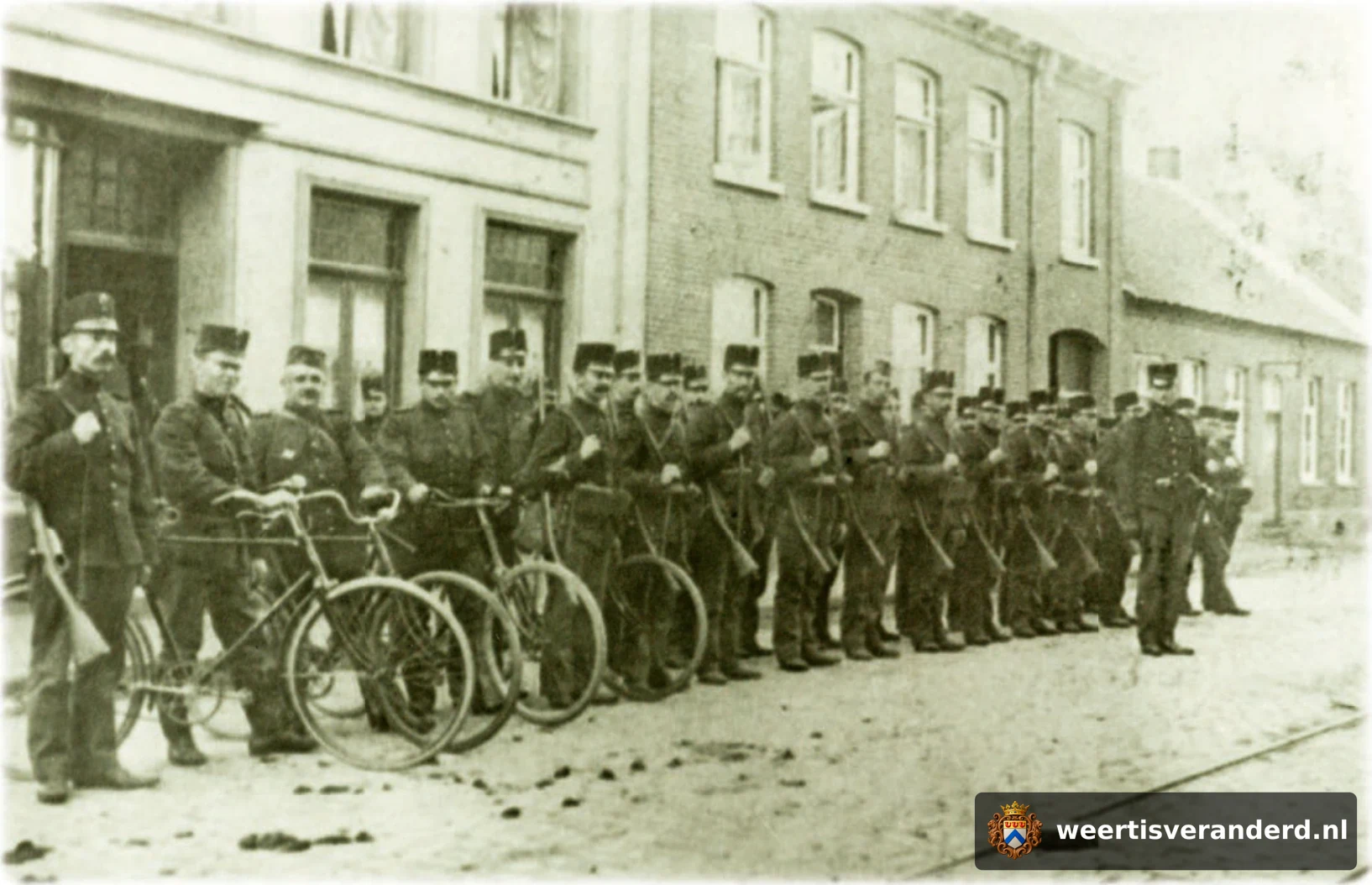 Infanteristen op de Maaspoort