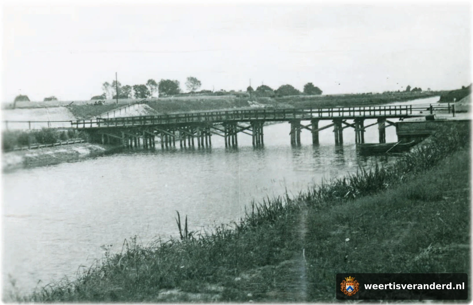 Noodbrug bij de loswal in Nederweert