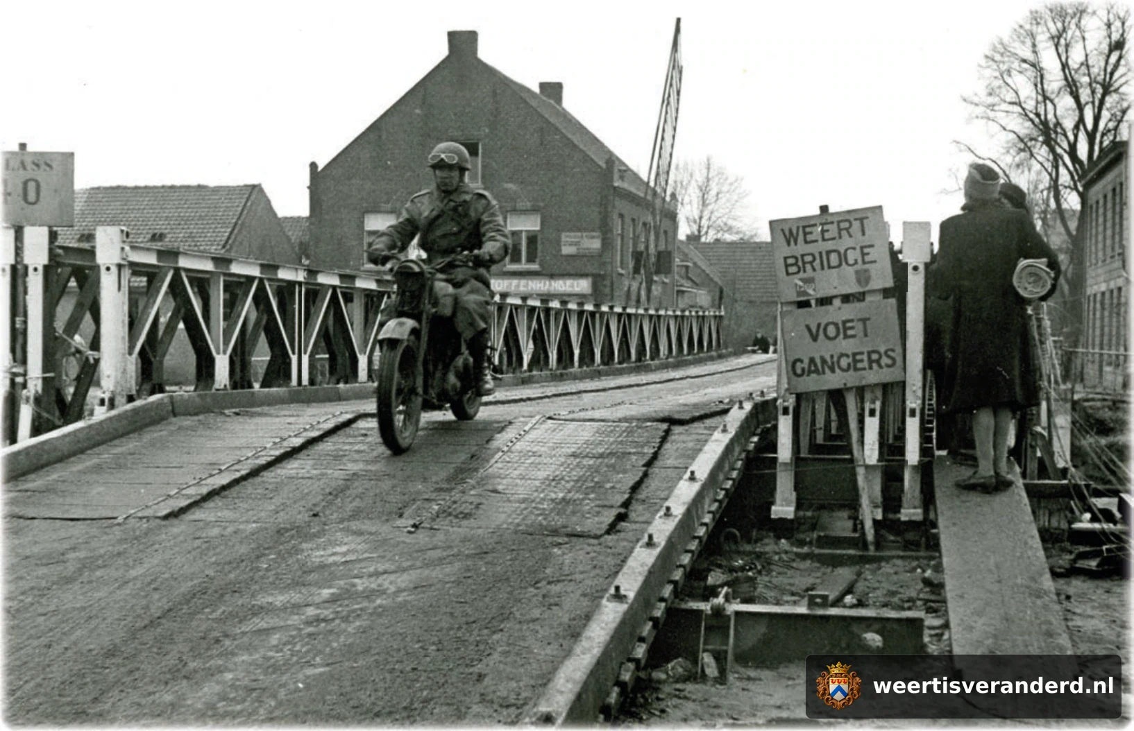 Engelse motorordonnans op de Baileybrug