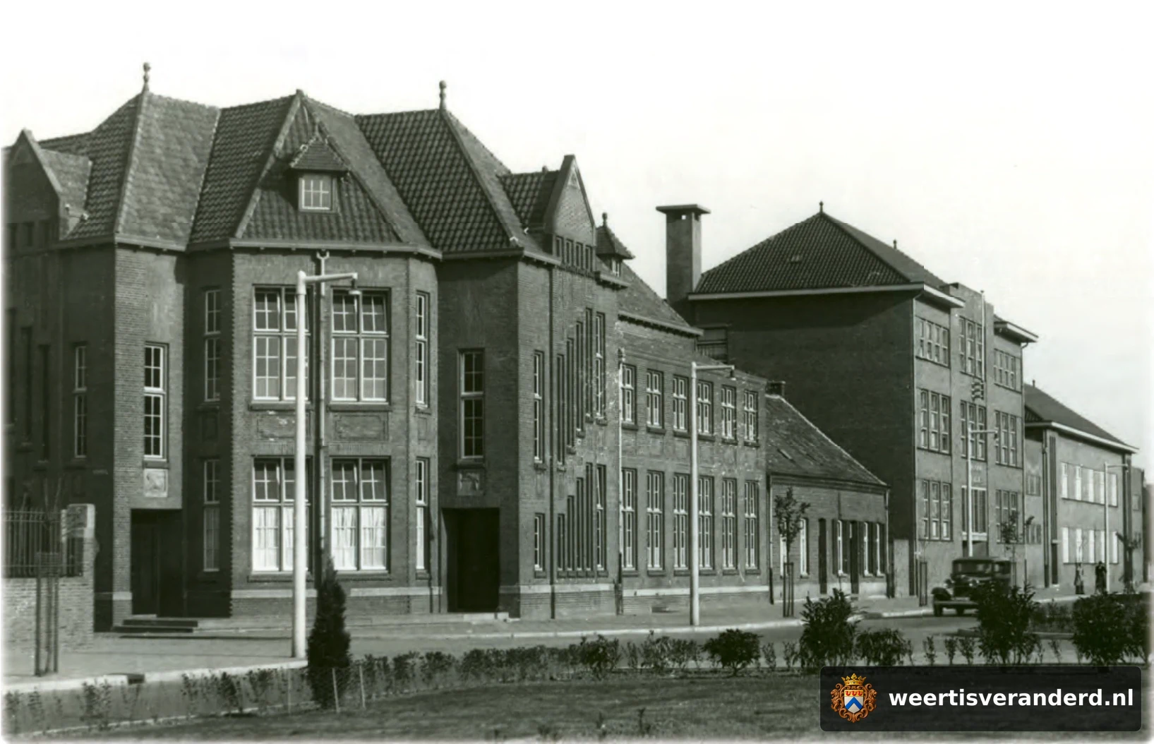 Schoolgebouwen aan de Wilhelminasingel