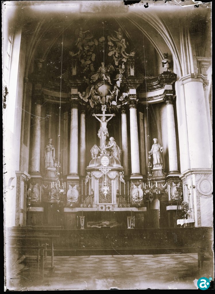Eucharistiealtaar in de Martinuskerk
