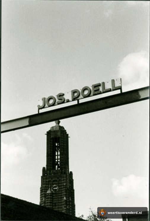 Ingang van de fabriek aan de Paradijsstraat