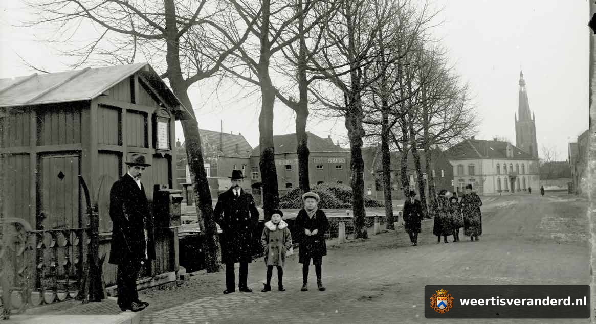Brughuisje bij het Bassin (circa 1920)