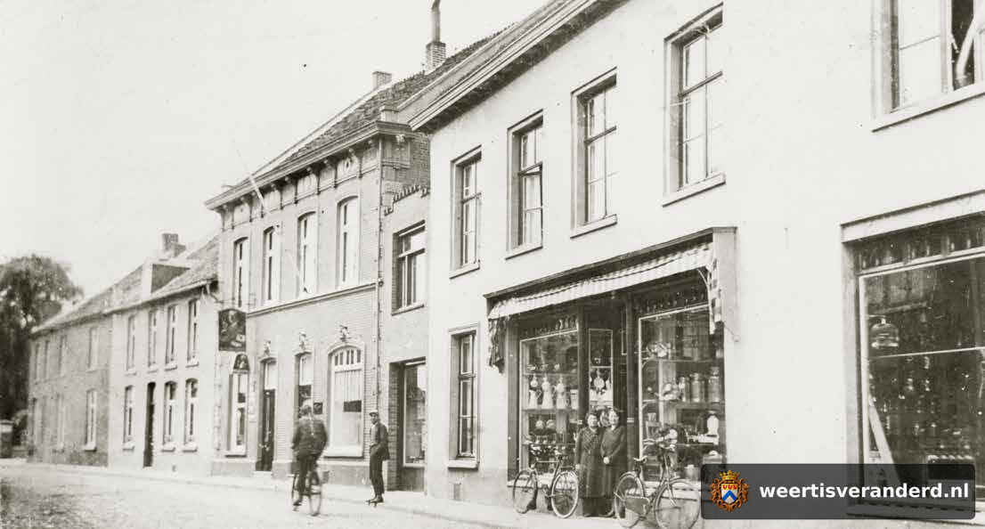 Verlengde Beekstraat met ijzerhandel Gruijthuijsen (1925)