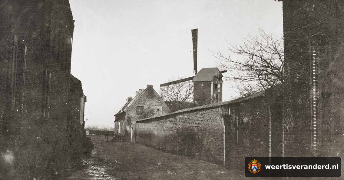 Het Molenstraatje met de Binnenmolen (1910)