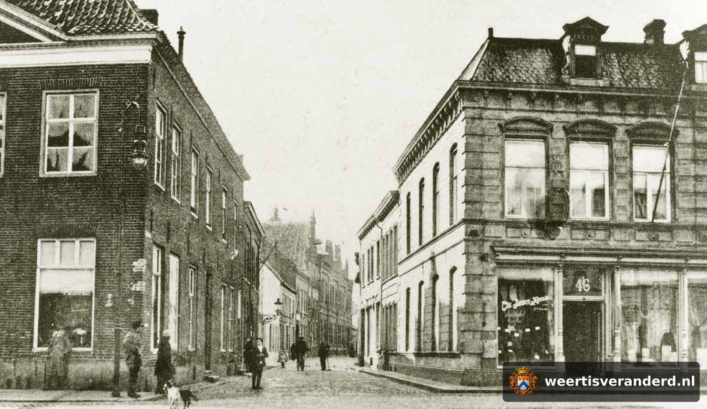 De Molenstraat vanaf de Markt (1890)