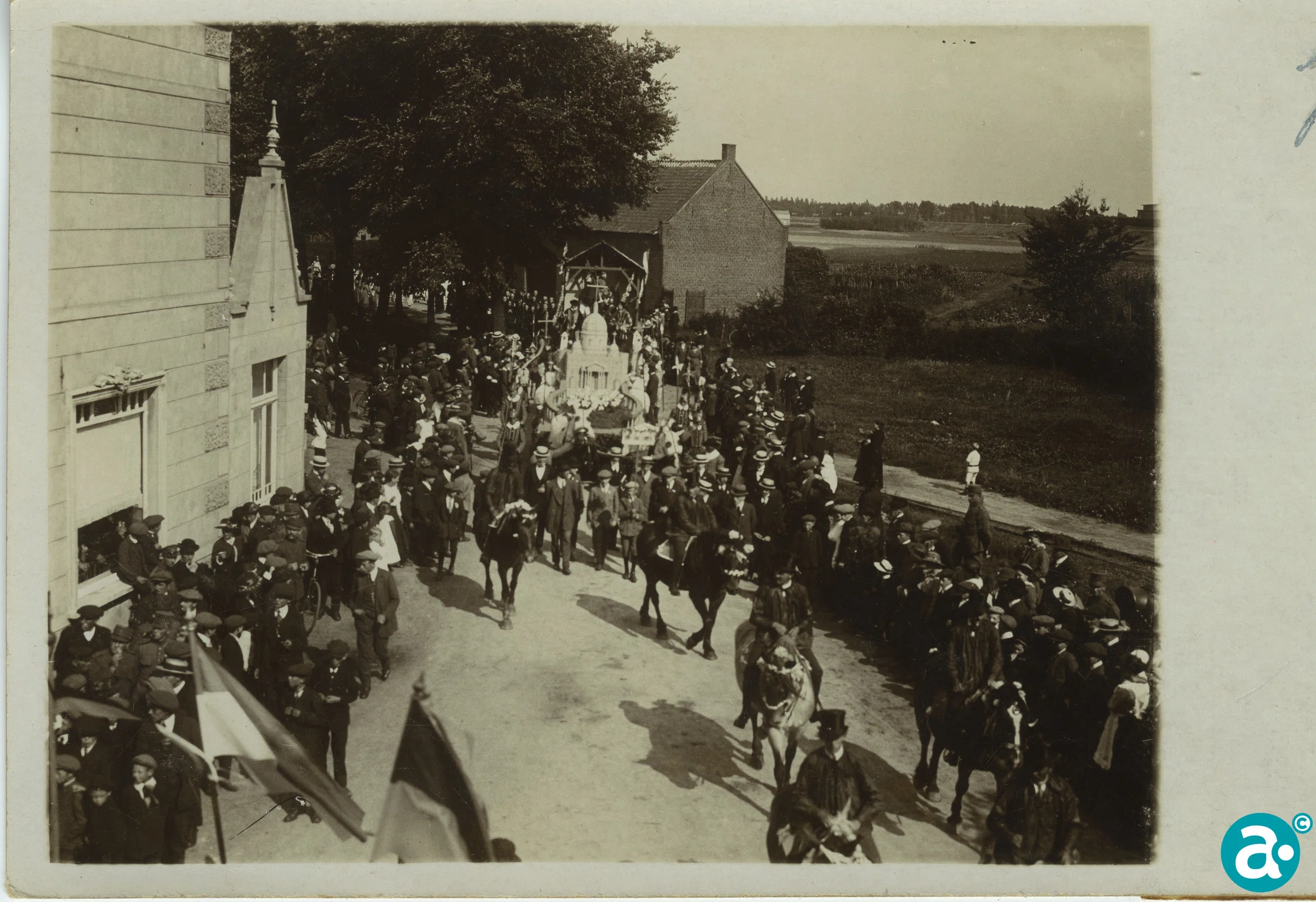 processie 'Gouden jubileum Martelaren van Gorcum'