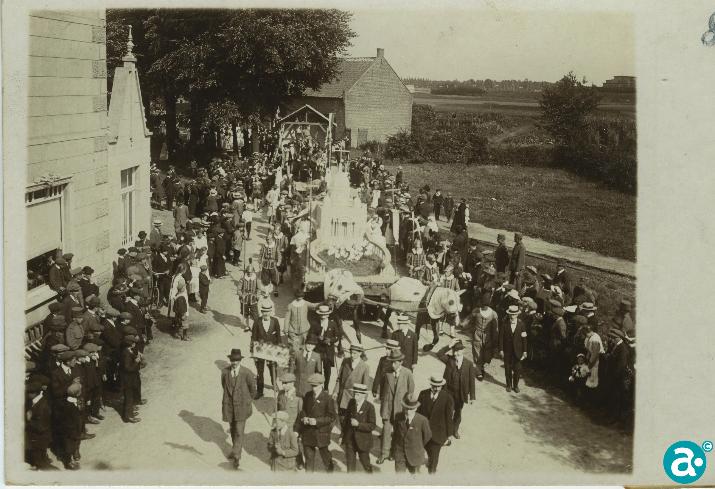 processie 'Gouden jubileum Martelaren van Gorcum'