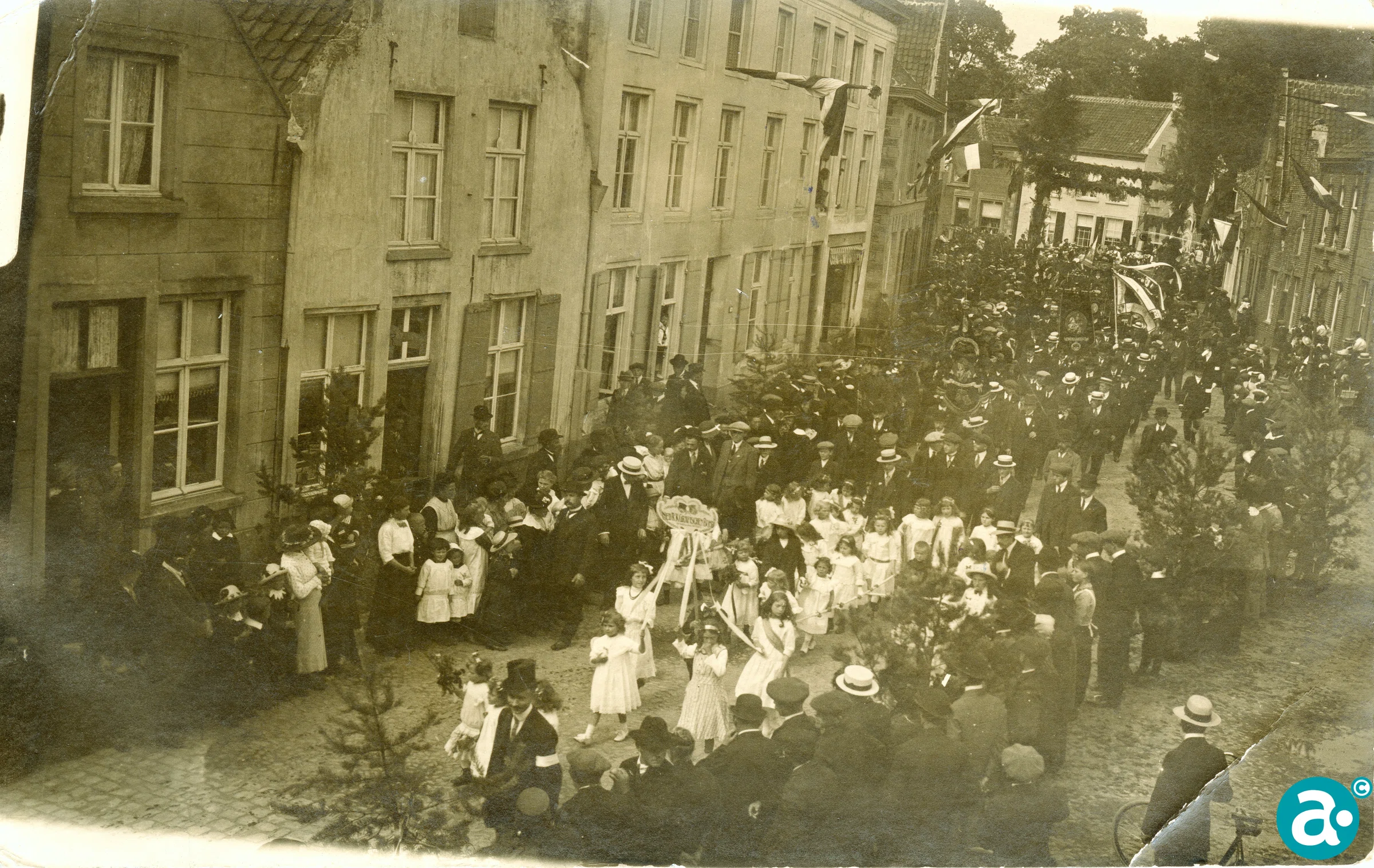 processie 'Gouden jubileum Martelaren van Gorcum'