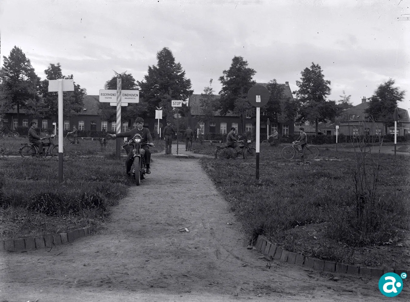 Ambachtsschool rijschool / verkeersplein