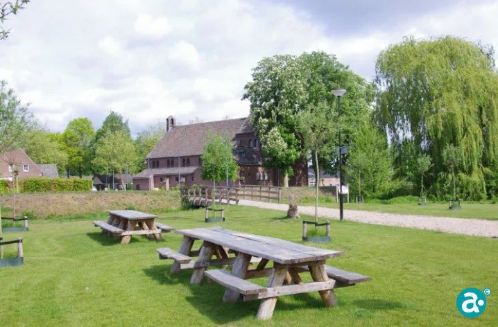 De Laarderschans, een historische plek in het buitengebied van Weert, is omgevormd met oog voor de geschiedenis.