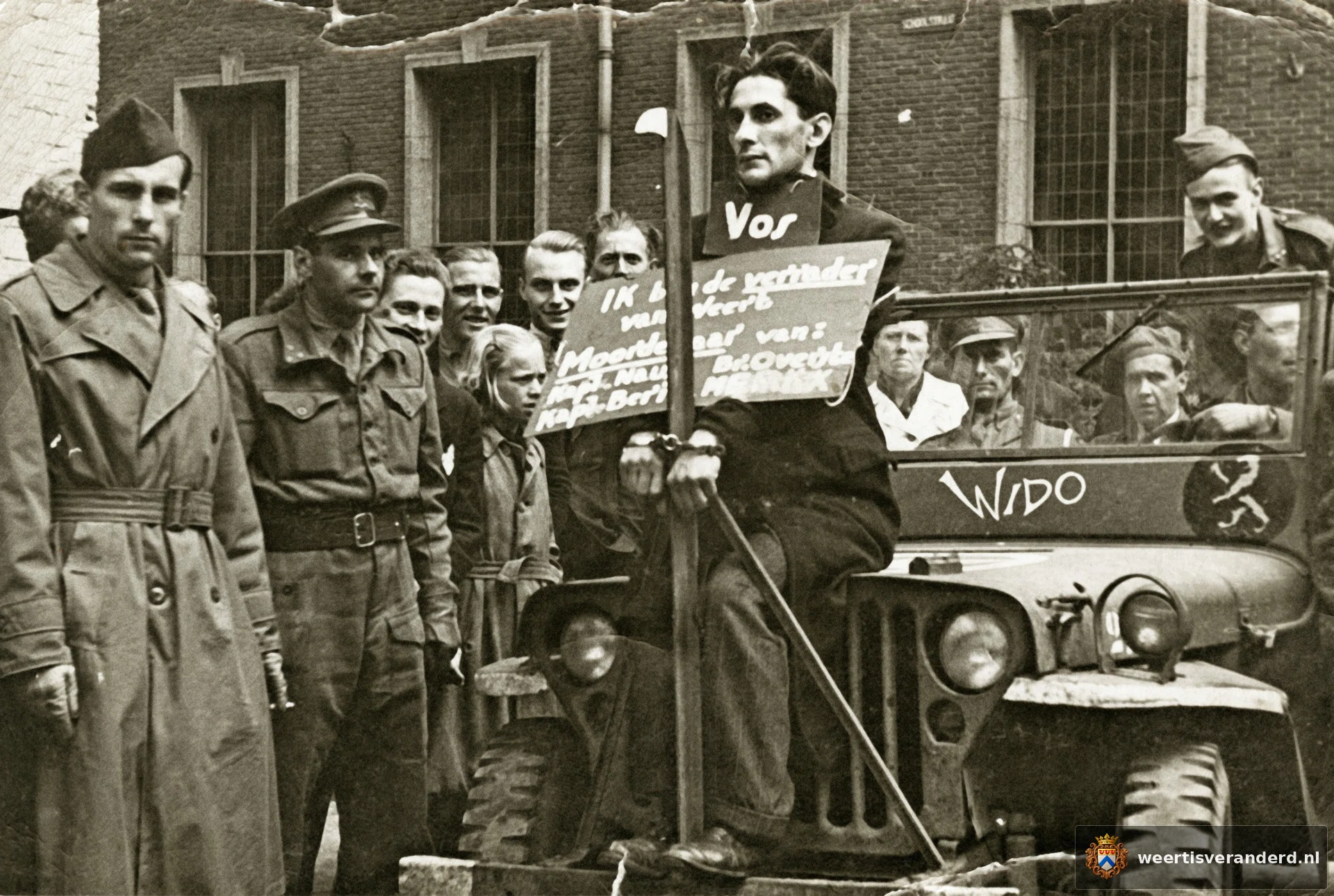 In juni 1945 werd Bob Jesse (Vos) naar Weert gebracht en rondgereden op een Jeep zodat de Weertenaren hem konden zien en bespotten.