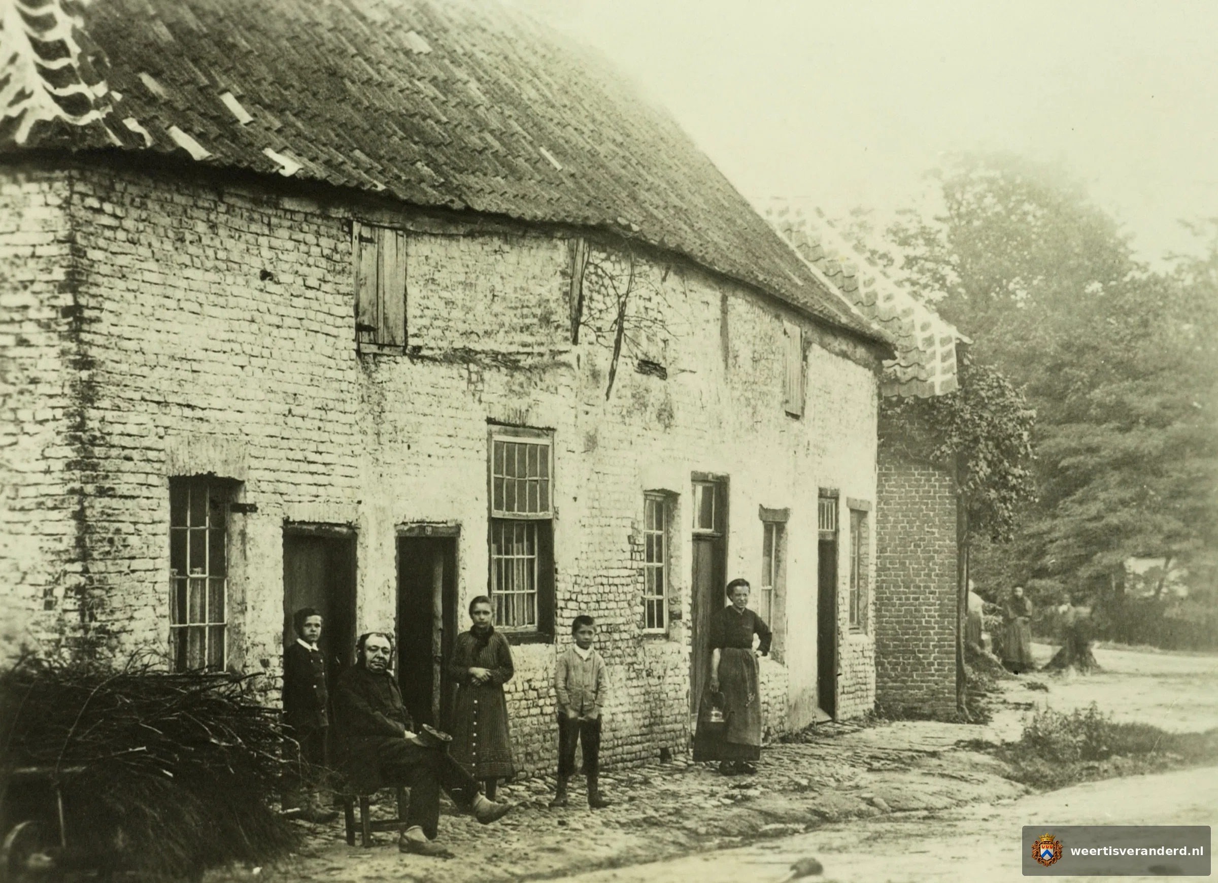 Foto GAW. “D’n Doeëlhoeëf roond 1900”