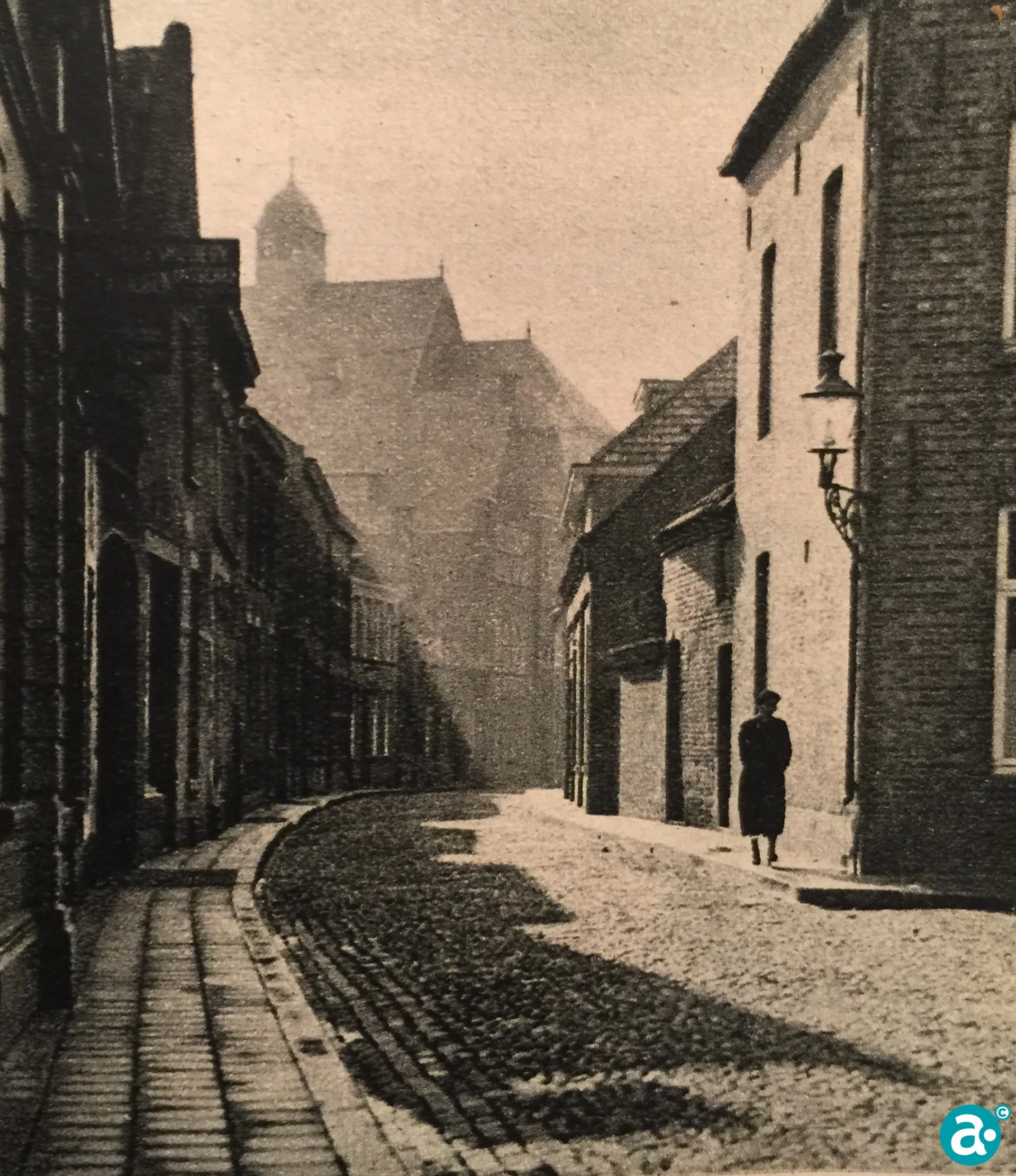 Schoolstraat met kapel Saint Louis