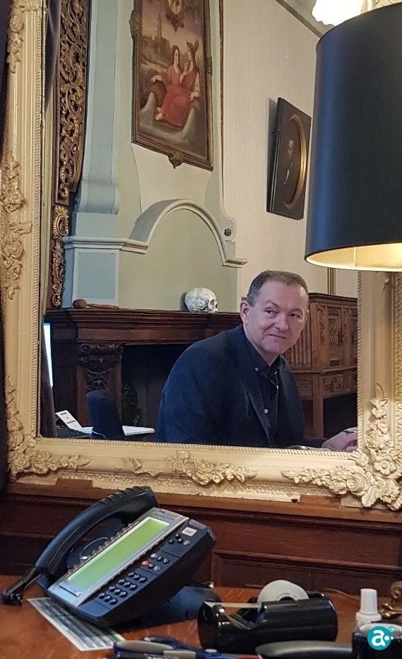 Jac Lemmens sinds 1 januari 2021 tevens Gemeentearchivaris van Roermond in zijn kantoor aan de Swalmerstraat