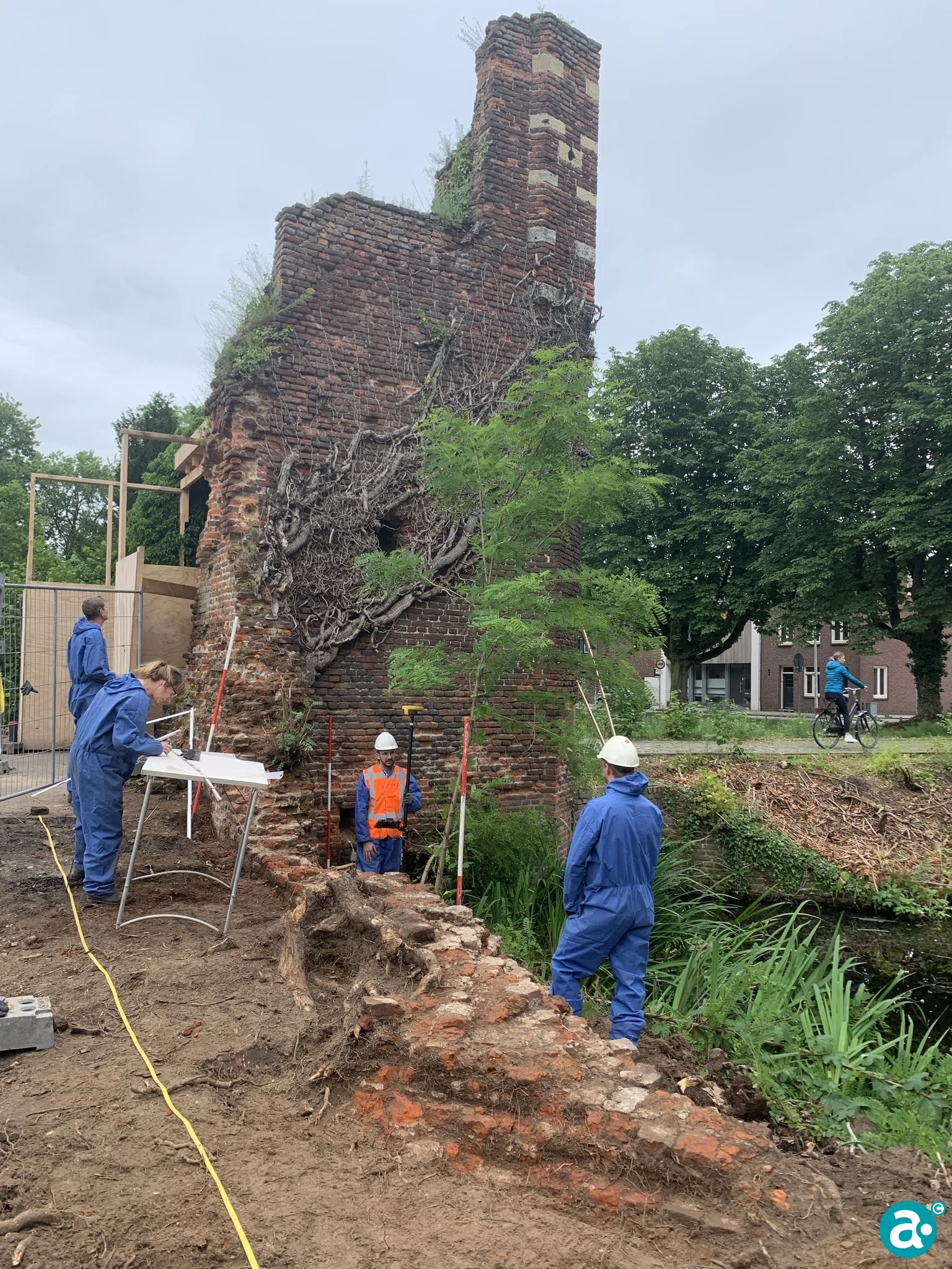 Erotische afbeeldingen op de kachel van de graven van Horne