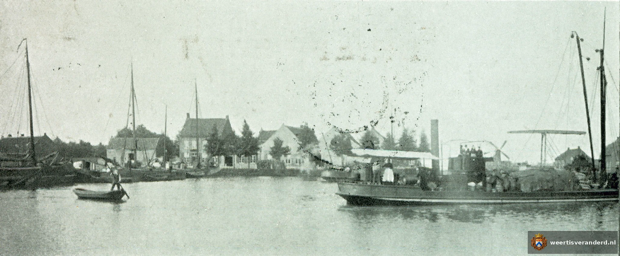 Passagiersboot in het Bassin