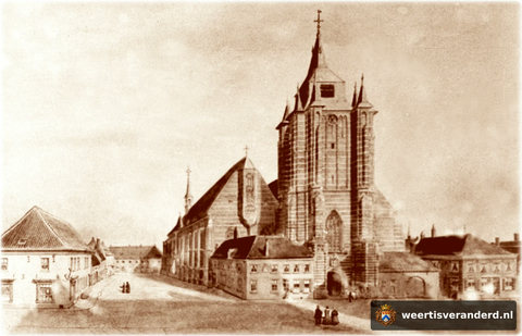 Deze foto is gemaakt van een schilderij van vóór 1880. In het pand rechts van de toren was een vleeshal en links het huis van de rentmeester. Maar café het Bruine Paard bestaat al!