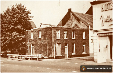 De afbraak van bakkerij Schol (de Bebbel) op de hoek van de verlengde Beekstraat en Wilhelminasingel. Dit was het geboortehuis van Coenraad Abel.