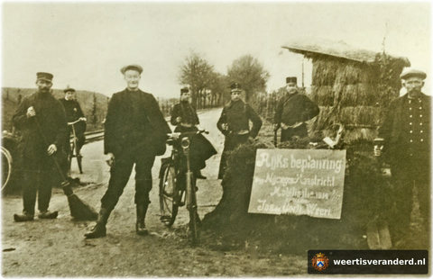 Jos de Corti bij de grensovergang in Kessenich