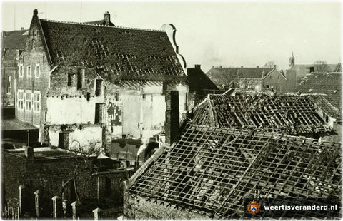 Bombardementsschade achter de Molenstraat