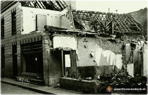 Bombardementsschade aan de Molenstraat