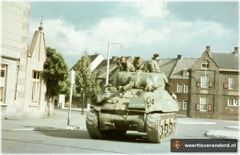 Shermantank op de Langpoort