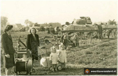 De familie Clement op een bivak in Laar