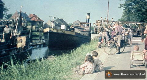 Een Baileybrug op de plek van de stadsbrug