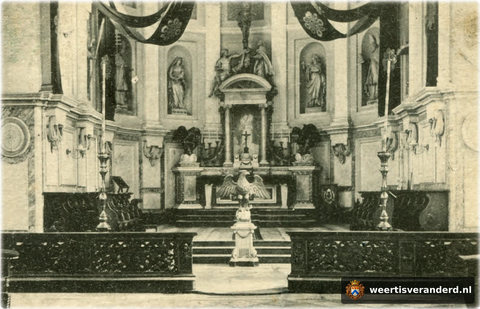 Het hoofdaltaar van de Martinuskerk