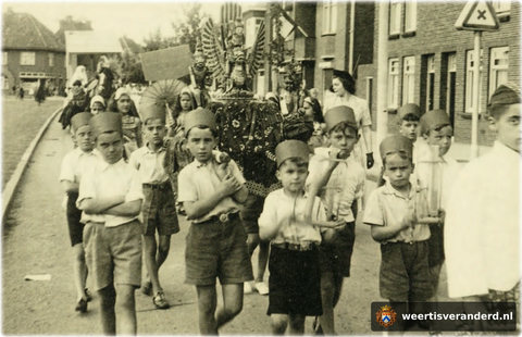 Missieoptocht op de Wilhelminasingel