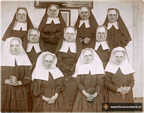 Novicen en zusters Ursulinen