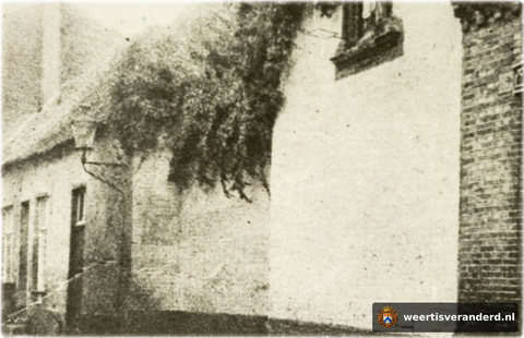 Kloostermuur en kerkingang van de zusters Penitenten
