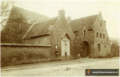 Pesthuisje en portiergebouw op de Biest