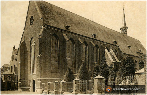 Voormalig kerkhof bij de Paterskerk