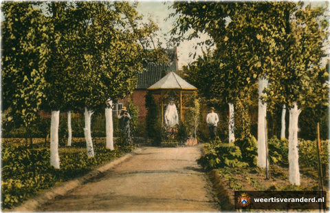 Tuin en kapelletje van het Bisschoppelijk College