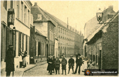 Schoolstraat met Pensionaat St.-Louis