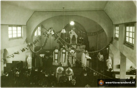 Eerste H. Mis van Wiel Smeets in de noodkerk