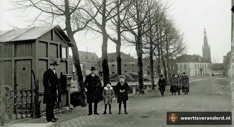 Brughuisje bij het Bassin (circa 1920)