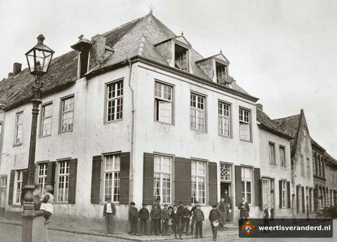 Hoek Beekstraat en Muntpromenade (1899)
