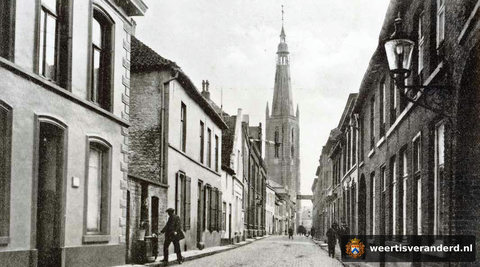 Halverwege de Beekstraat (circa 1920)
