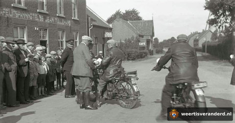 Hushoverweg met café Casino (circa 1934)