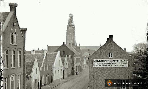 Bouw van de spits op de Martinustoren (circa 1889)