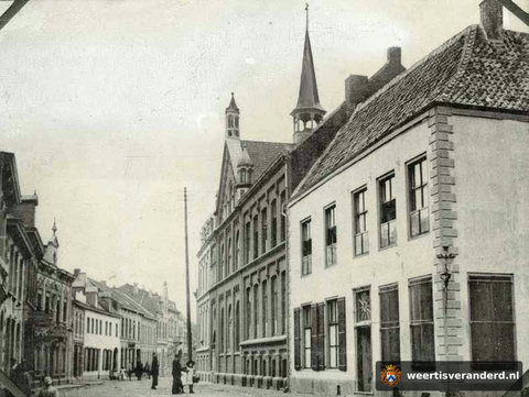 Ursulinenklooster aan de Langstraat (1899)