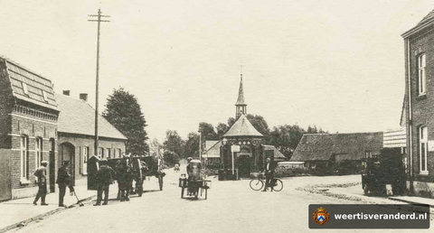 Sint Mathiaskapel op de splitsing Maaspoort en Maaseikerweg (1920)