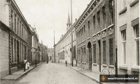Maasstraat met het woonhuis van Servaas Nouwen (1911)