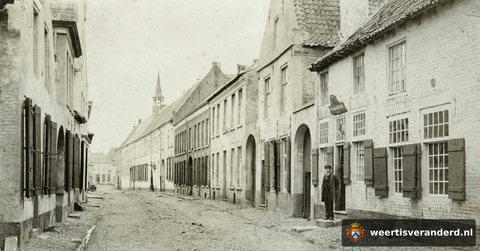 Woonhuizen en bakkerij aan de Maasstraat (1899)