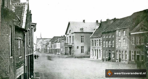 Stadhuis op de Markt vóór de gevelverbouwing (1900)