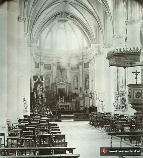Het neoclassicistische hoogaltaar van de Martinuskerk (jaar onbekend)